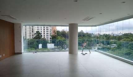 Aluguel alto padrão, 233 m2, 3 suítes, 4 vagas, apartamento novo
