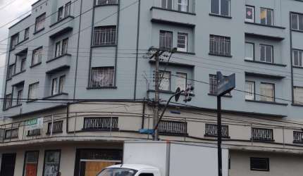 Viva com Estilo nas Mercês – 1 Dorm, Ambientes Aconchegantes e Localização Privilegiada por R$ 265 mil!