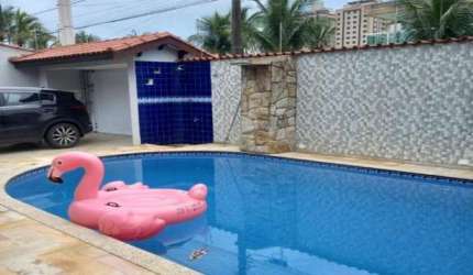 CASA COM PISCINA - PRAIA GRANDE - BAIRRO FLORIDA