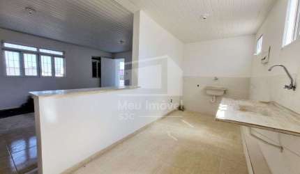 Aluguel Casa com 1 Suite em Piso Superior - Bairro Parque Meia Lua, Jacarei