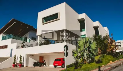 Casa a venda com 06 quartos em Condominio no Urbanova