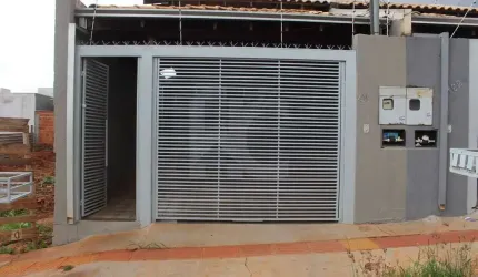 Casa no Cel. Antonino com 78m²