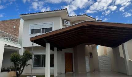 Sobrado para locação 6.400,00(PACOTE COMPLETO) no Condomínio Campos do Conde 3 em Taubaté SP