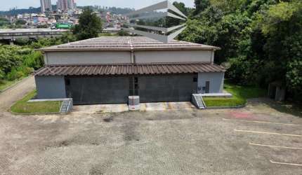 Barracão / Galpão / Depósito para alugar na Avenida Rotary, 550, Jardim Santa Bárbara, Embu das Artes, 4 m2 por R$ 77.000