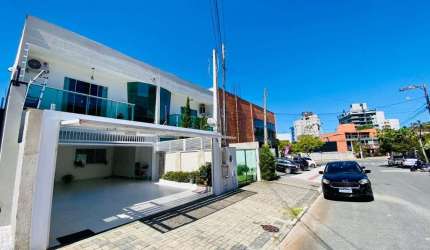 Casa com 3 quartos à venda na Rua José de Alencar, 36, Praia dos Amores, Balneário Camboriú por R$ 2.700.000