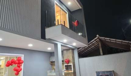 Linda Casa a venda em condomínio em Xerém