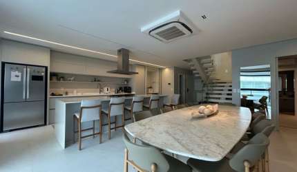 DUPLEX 4 SUÍTES