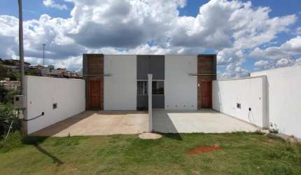 Casa triplex Cond Fechado no São Pedro 3 quartos