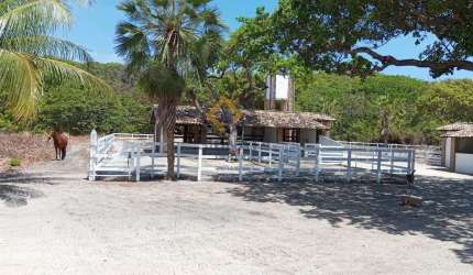 Fazenda para Venda em Beberibe, Praia das Fontes, 2 dormitórios, 2 suítes, 1 banheiro