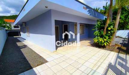 Casa com 4 dormitórios para alugar, 200 m² por R$ 4.000,00/mês - Vila Nova - Jaraguá do Sul/SC