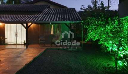 Casa com 2 dormitórios para alugar, 100 m² por R$ 2.400,00/mês - Ilha da Figueira - Jaraguá do Sul/SC