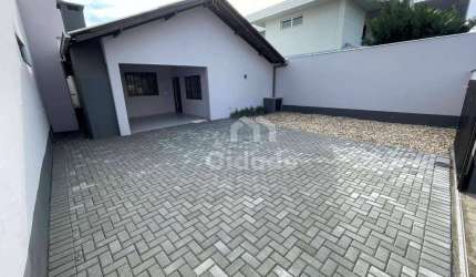 Casa com 4 dormitórios para alugar, 132 m² por R$ 3.900/mês - Vila Nova - Jaraguá do Sul/SC