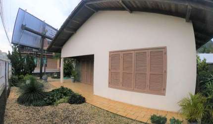Casa com 3 dormitórios, 180 m² - venda por R$ 1.500.000,00 ou aluguel por R$ 5.000,00/mês - Baependi - Jaraguá do Sul/SC