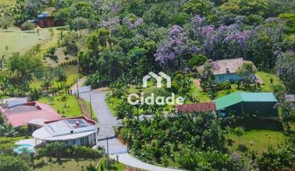Chácara com 3 Casas de Campo e Saão de Festas com Piscina