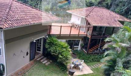 ITAIPAVA - Linda Casa em condomínio com excelente localização - 4 quartos (2 suítes)