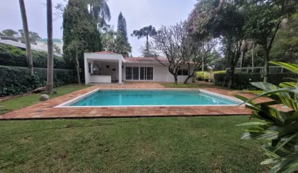 Casa térrea com 4 quartos no Alto da Boa vista
