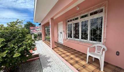 Casa em Ponta de Baixo - São José