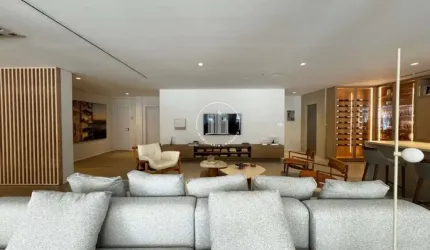 Apartamento 3 Quartos com 3 Suítes e 175m² - Centro