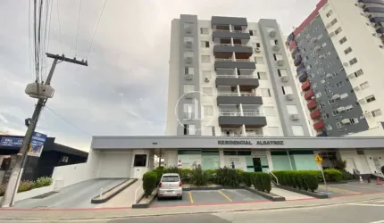 Apartamento 3 Quartos com 1 Suíte e 98m² - Centro