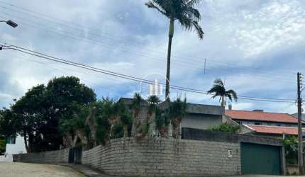 Casa 300m² com 3 Quartos e Suítes em Coqueiros