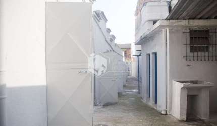 07 Kitnets à venda cada uma com 20m² com quarto cozinha e banheiro, água e luz individualizado - Op