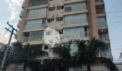 APARTAMENTO À VENDA, 67M² COM 2 DORMITÓRIOS, COM ARMÁRIOS EMBUTIDOS, AR CONDICIONADO NA SUÍTE E 1 V