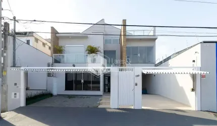 Casa tipo para venda com 4 quartos, sendo 4 suítes, 615m²
