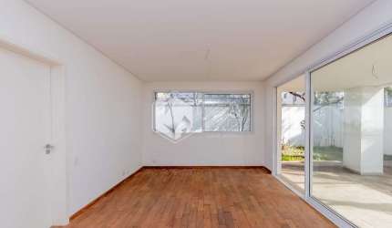 Casa em condomínio para venda com 6 quartos, sendo 4 suítes, 536m²
