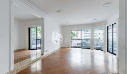 Apartamento tipo para venda com 3 quartos, sendo 3 suítes, 200m²