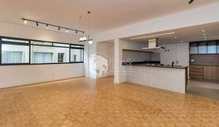 Apartamento tipo para venda com 3 quartos, sendo 1 suíte, 220m²