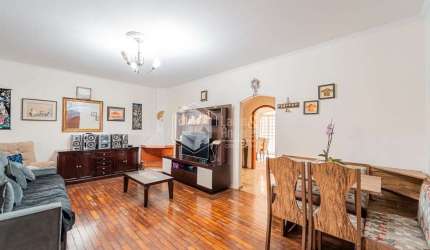 Casa tipo para venda com 3 quartos, sendo 1 suíte, 175m²