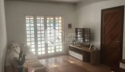 Casa tipo para venda com 4 quartos, sendo 1 suíte, 180m²