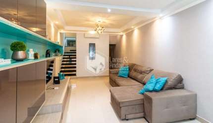 Casa tipo para venda com 3 quartos, sendo 1 suíte, 240m²