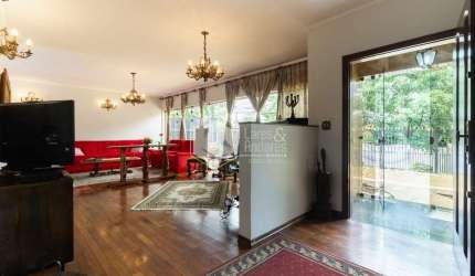 Casa tipo para venda com 3 quartos, sendo 1 suíte, 242m²