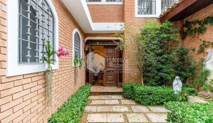 Casa tipo para venda e locação com 4 quartos, sendo 2 suítes, 641m²