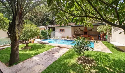 Casa tipo para venda com 4 quartos, sendo 2 suítes, 560m²