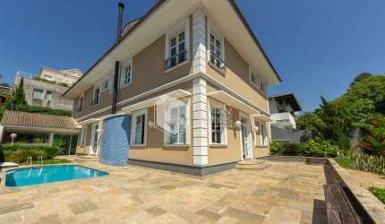 Casa tipo para venda com 4 quartos, sendo 2 suítes, 700m²
