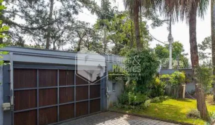 Casa tipo para venda com 4 quartos, sendo 2 suítes, 384m²