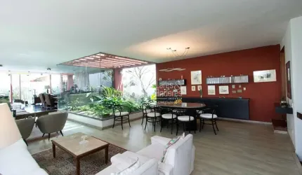 Casa tipo para venda com 5 quartos, sendo 5 suítes, 330m²