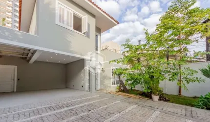 Casa tipo para venda com 3 quartos, sendo 2 suítes, 300m²