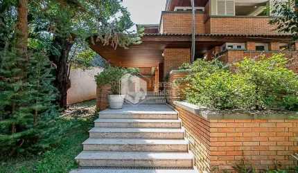 Casa tipo para venda com 4 quartos, sendo 4 suítes, 1,023m²