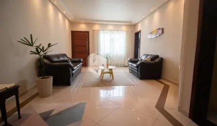 Casa tipo para venda com 3 quartos, sendo 1 suíte, 282m²
