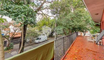 Sobrado para venda com 3 quartos, sendo 1 suíte, 288m²