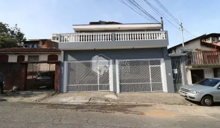 Sobrado para venda com 3 quartos, sendo 1 suíte, 250m²