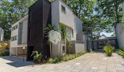 Casa em condomínio para venda com 4 quartos, sendo 4 suítes, 719m²