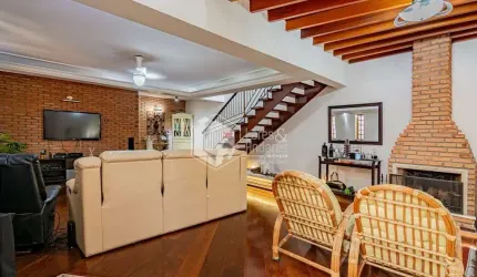 Sobrado para venda com 3 quartos, sendo 1 suíte, 250m²