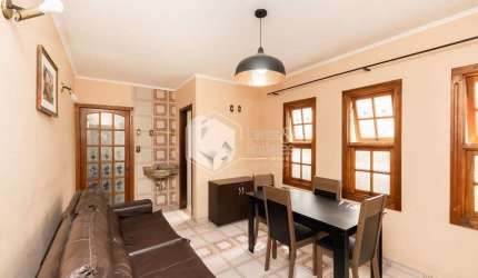 Sobrado para venda com 4 quartos, sendo 2 suítes, 207m²