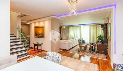 Casa tipo para venda com 3 quartos, sendo 1 suíte, 320m²