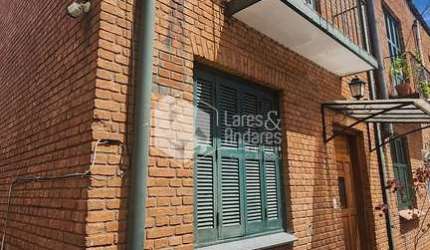 Casa de vila para venda com 4 quartos, sendo 2 suítes, 140m²