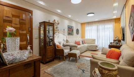 Casa tipo para venda com 3 quartos, sendo 3 suítes, 177m²